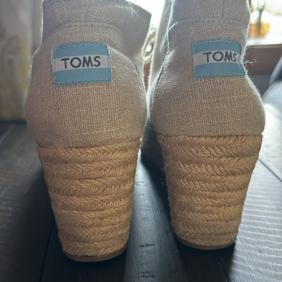 TOMS Natural Burlap Desert Espadrille Wedge Bootie, size 8 - Picture 5 of 7